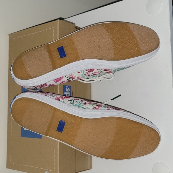 Keds CH GARDEN PARTY WHITE Size 7.5 - Picture 2 of 3